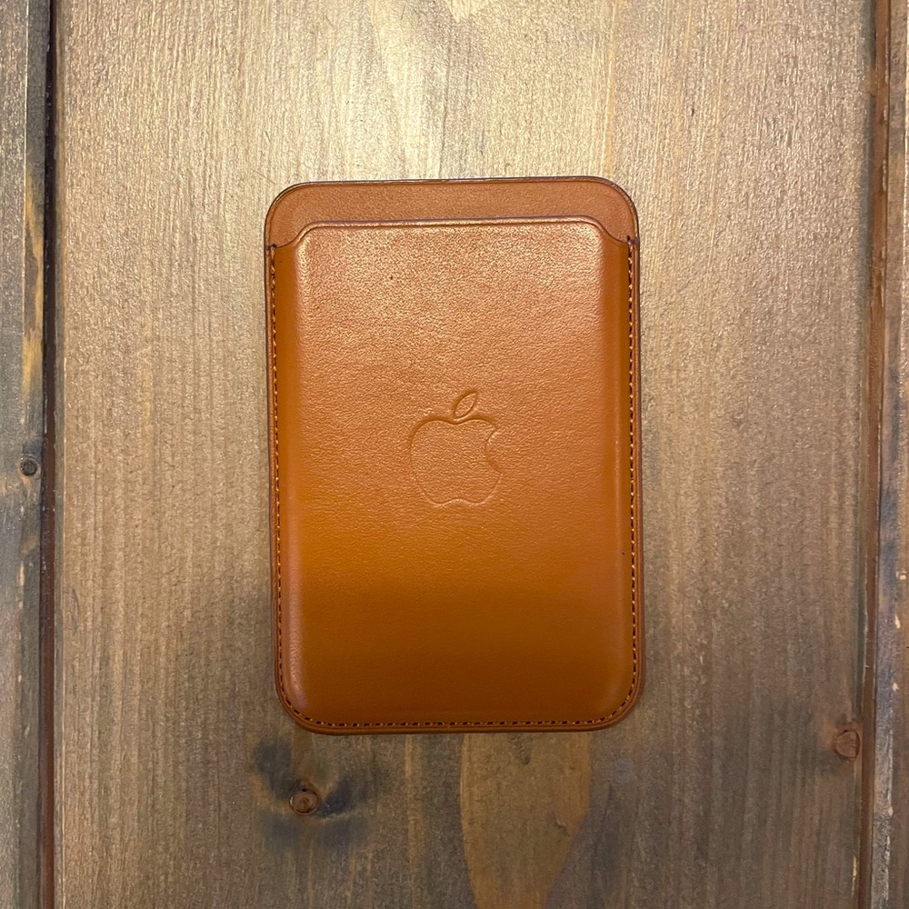 Genuine Apple Saddle Brown MagSafe wallet